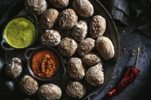 Papas arrugadas au mojo rouge et vert – plat traditionnel canarien
